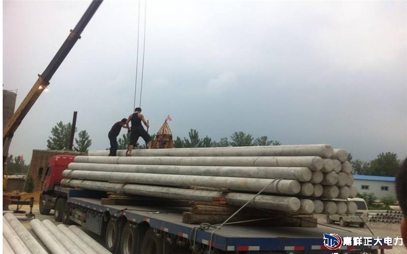 电线杆在安装接地装量前的涵验对于临时断电的线路，在保护性接地安装前架线工必需确认线路己停电