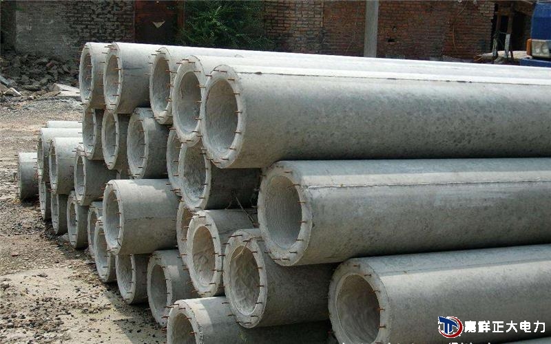 钢筋电线杆加固方法水泥电杆加固因地区而异，一般稻田地、低洼湿地需要加固，山坡、平原加固较为简单